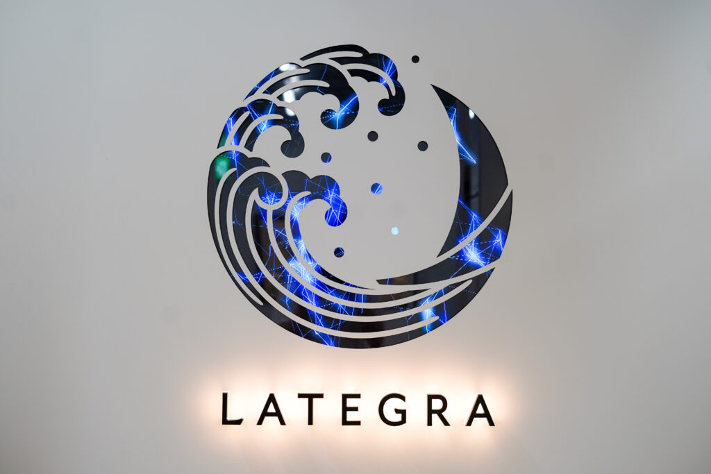 株式会社LATEGRAのオフィスのエントランス