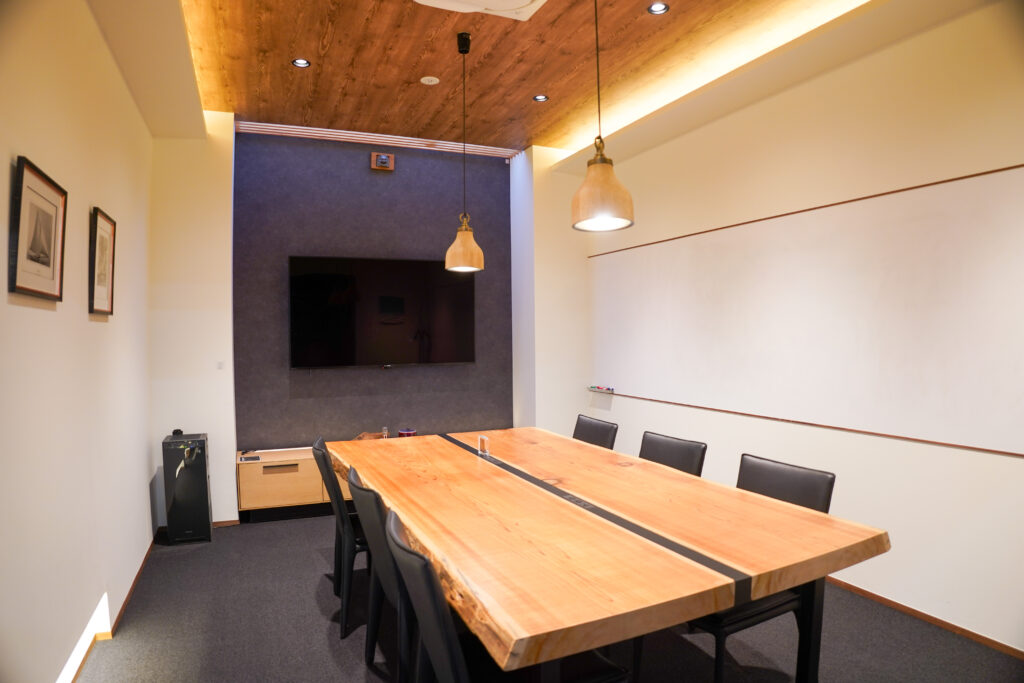 株式会社LATEGRAのオフィスのBOARD ROOM