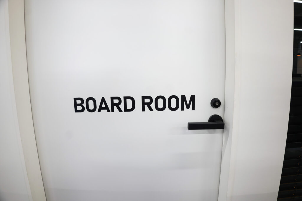 株式会社LATEGRAのオフィスのBOARD ROOM