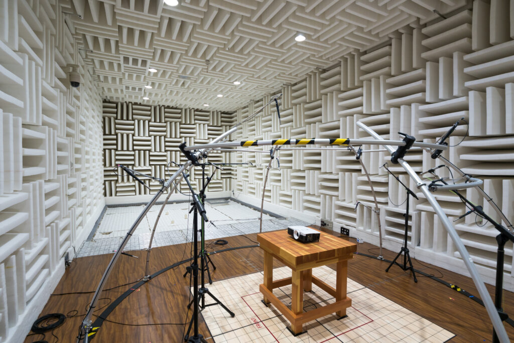 株式会社リコーのオフィスの騒音測定室