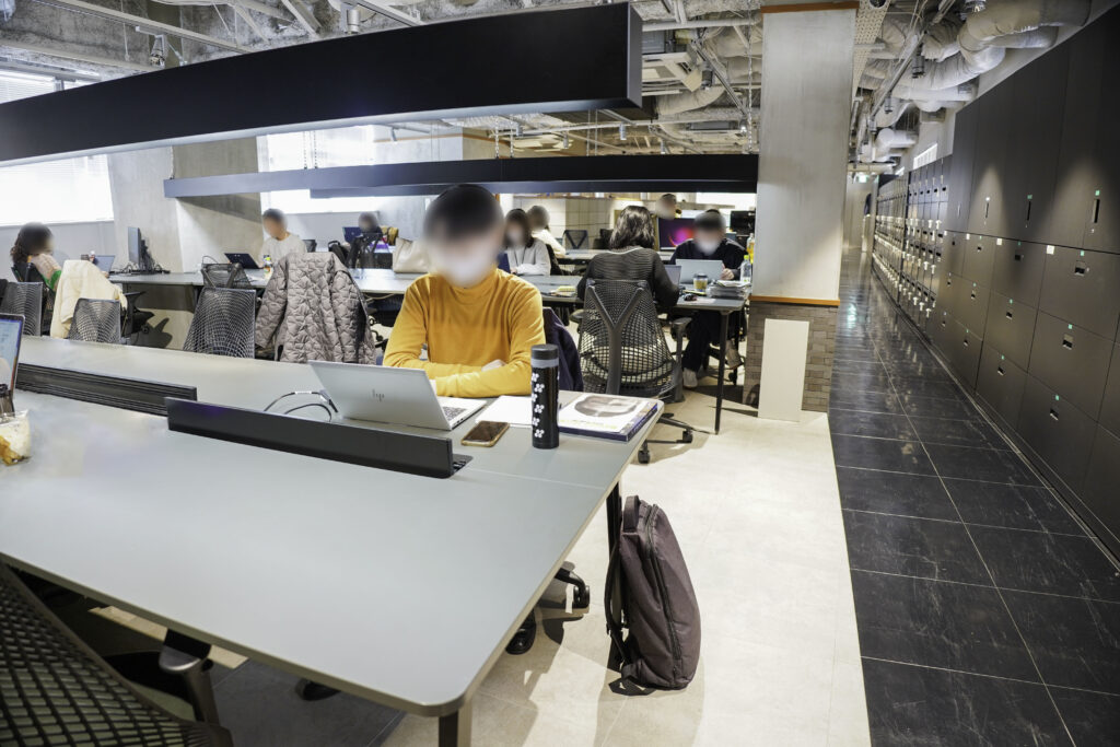 株式会社フラッグのオフィスの執務エリア