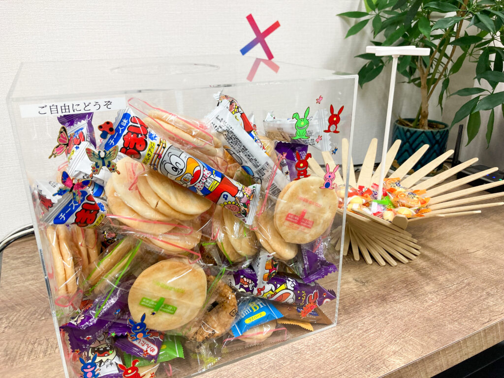 アーシャルデザインのお菓子ボックス