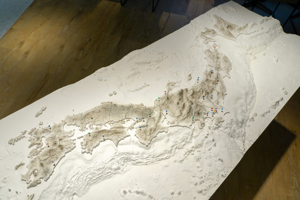 ココペリのキャニオンに設置されている日本地図