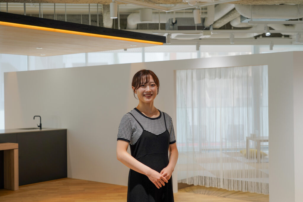 丸天産業のオフィス案内人