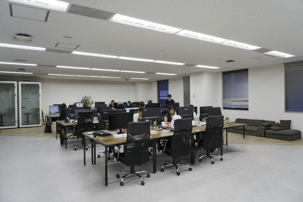 株式会社セブンデックスの執務室