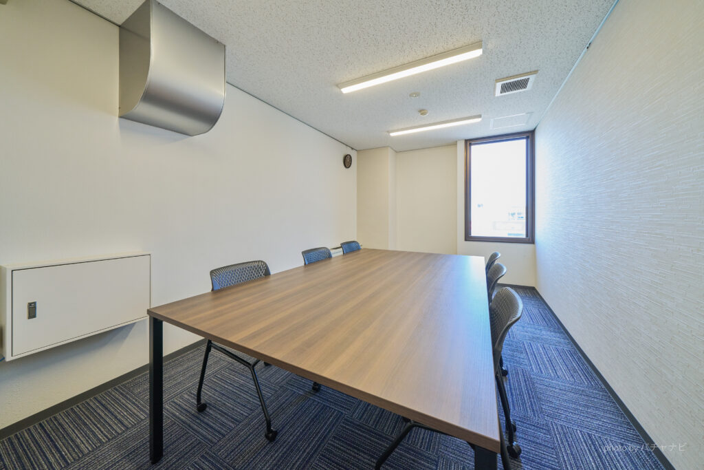 近藤建設株式会社のミーティングルーム1