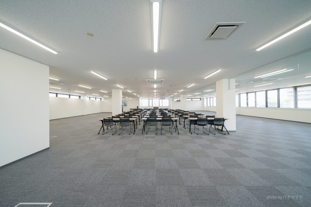 近藤建設株式会社の駐車場棟 研修室